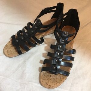 Beartraps sandals size 8 1/2 M